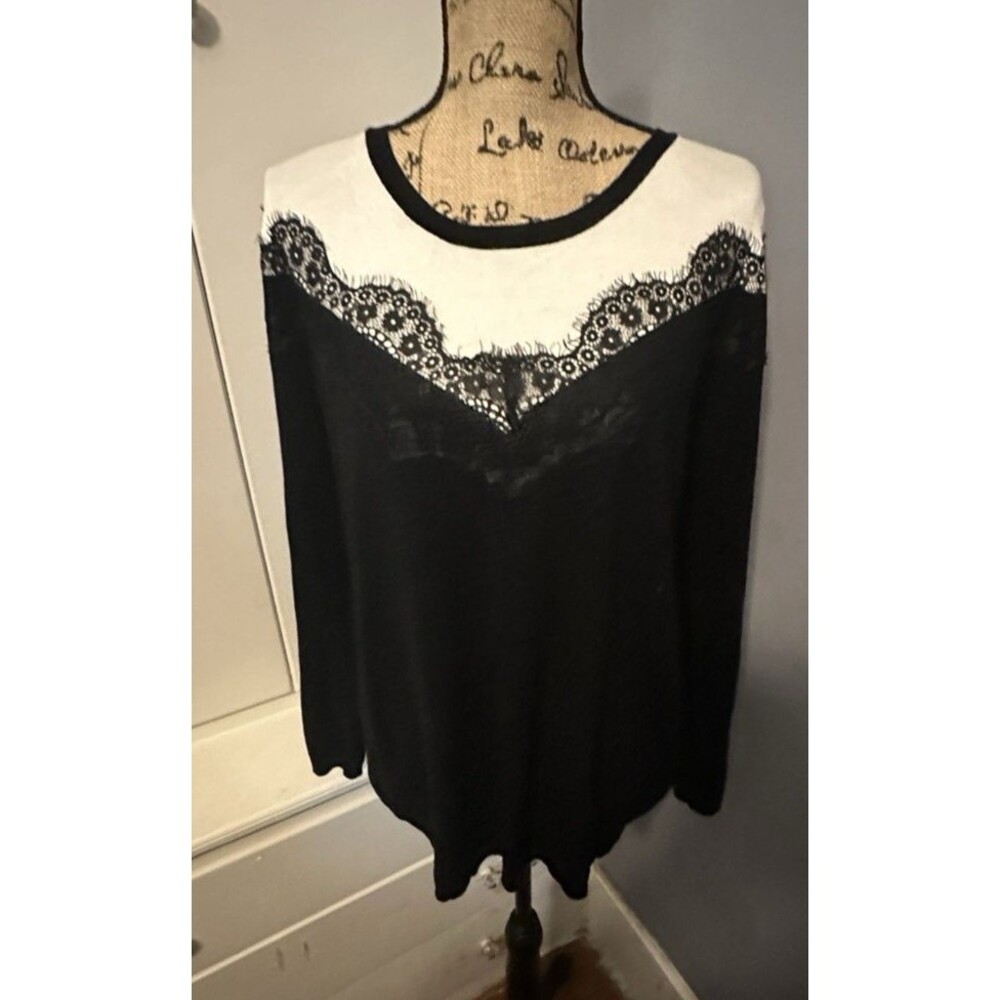 Lane Bryant Womens sz 14/16 Black White Long Sleeve Lace Trim Sweater